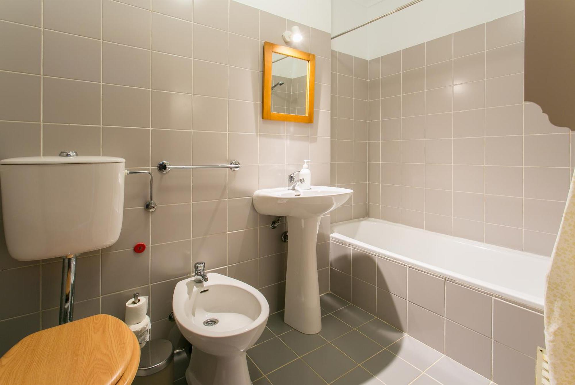 Apartamento Central E Confortavel Junto Ao Bairro Da Graca Лиссабон Экстерьер фото